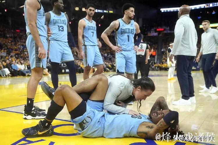 东欧组合缺席独行侠不敌灰熊遭遇5连败,魔术击败尼克斯取胜 东欧组合缺席独行侠不敌灰熊遭遇5连败,魔术击败尼克斯取胜